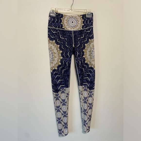 Wolven Reverie Leggings - Picture 3 of 7